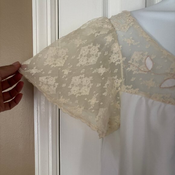 Corhan Long Nightgown with Lace Size Medium - Picture 4 of 7